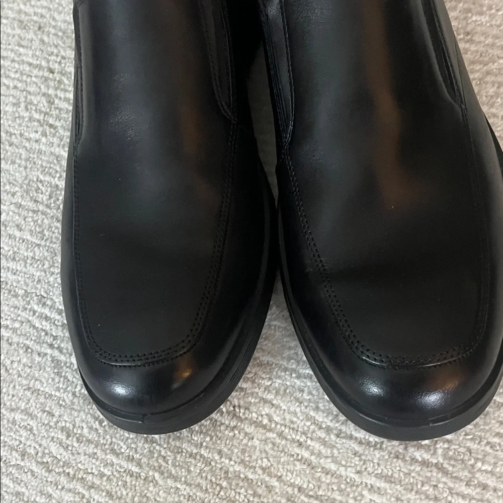 ECCO Men's Classic Black Slip-On Loafers - Picture 10 of 10